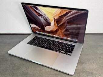 MacBook Pro 16'' 2019 / i9 / 16GB / 1TB SSD / Silver - DPH - 3