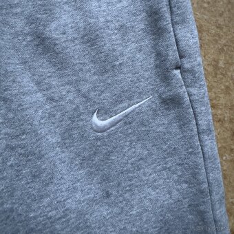 Nike šedé tepláky - 3