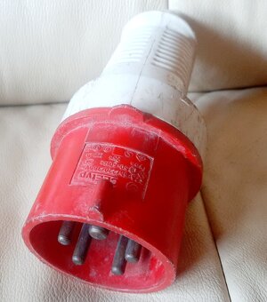Zásuvka zástrčka 380V 32A 5ti kolík 400V - 3