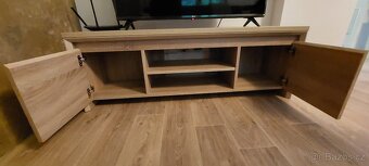 TV stolek Haslund – dub sonoma, výborný stav - 3