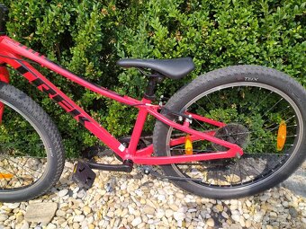 Dětské kolo Trek PRECALIBER Magenta, velikost 24" - 3