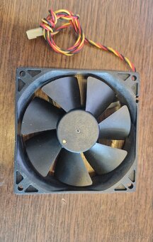 Ventilátory k PC 12V a rozdvojka napájení ventilátorů - 3