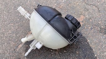 Expanzní nádoba Mercedes 200 220 250 300 350 - 3