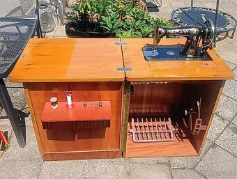 Šlapací šicí stroj - NAUMANN - 3