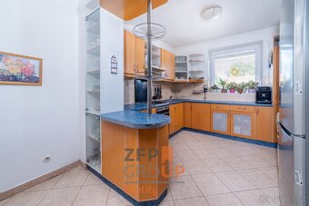 Prodej rodinného domu 185 m², ulice Palackého, Holasice - 3