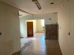 PRONÁJEM OBCHODNÍHO PROSTORU UHERSKÝ BROD - 3