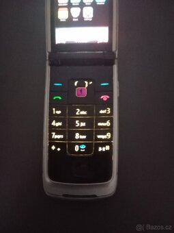 Nokia 6600 Fold - 3