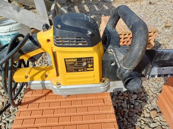 Pila DeWALT Alligator DWE397 - 3