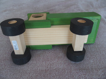 Prodám nové dřevěné auto délka cca 25cm - 3