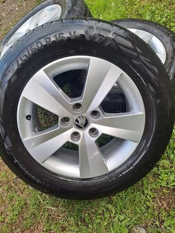 Alu kola 5x112 originál Škoda 215/60 R16 - 3