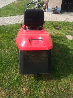 Prodám zahradní traktůrek (Rider) Castelgarden - 3