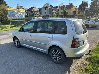VW Touran 2.0 TDI DSG - 3