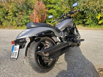 Suzuki Intruder M1800R - 3