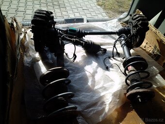 Peugeot 4007, Outlander, C-crosser person, těhlice - 3