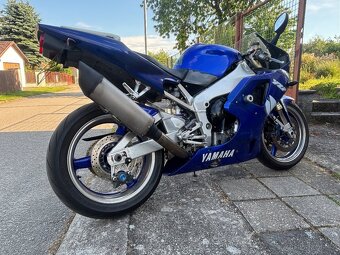 Yamaha R1 1999 - 3