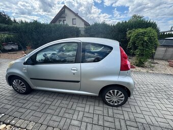 Peugeot 107 1,0 benzín - 3