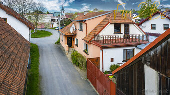 Prodej prostorného hezkého domu 5+1 s krbem, balkonem a zahr - 3