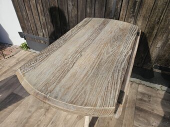Masivní rozkládací stolek - 3