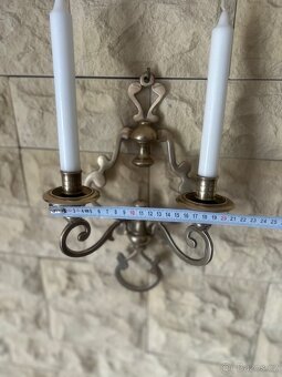 Mosazný nástěnný svícen dvouramenný zdobený - 3