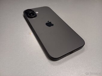 IPhone 16 256Gb Černý - 3