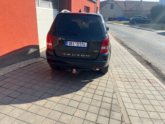 Ssangyong REXTON, rok 2012, najeto 217 tis. km 7 míst - 3