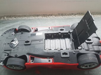 Auto Ferrari na dálkové ovládání - 3