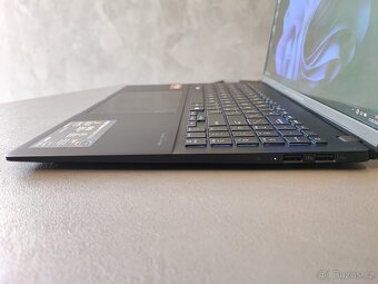Asus VivoBook 16 OLED (M5606UA-OLED041W) - 3