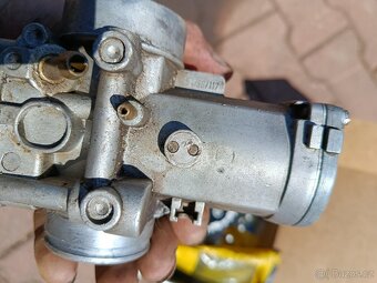 Prodám zbytek dílů Suzuki RM - 3
