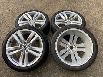 Vw R-line Alu r18,Kansas 235/40 18,letni pneu - 3