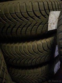 sada zimních kol včetně poklic-Michelin 185/65 R15 - 3