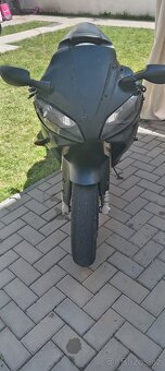 Yamaha yzf r1 - 3