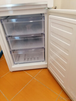lednice Beko RCSA240M20W - 3