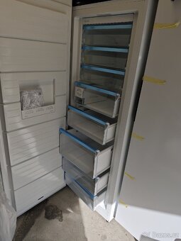 Mrazák Bosch serie 6 GSN58AWCV - 3