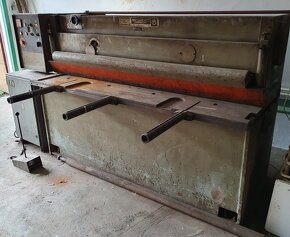 Tabulové nůžky NTC 2000/4 - 3