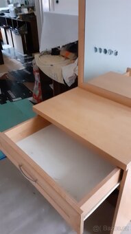 Toaletní stolek - 3