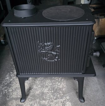 Litinová kamna Jotul F 602 N černý lak - 3