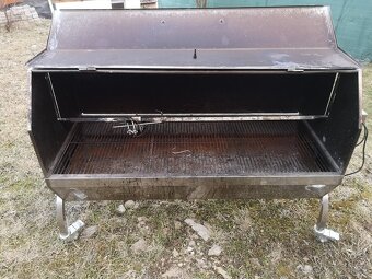 Nerezový gril na sele - 3