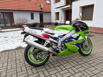 Kawasaki ZXR400 - 3
