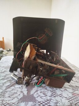 Starožitné bakelitové lampové rádio Mikrofona - 3