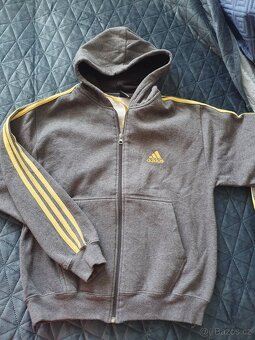 Tepláky Adidas, trička, kraťasy vel 152 - 3