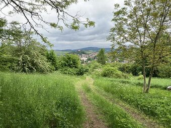 Sušice, prodej pozemku se stavebním povolením 2 chaty - 3