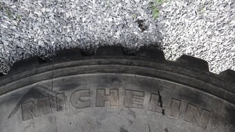 395 85 20 395/85r20 R20 395/85/20 395-85-20 - 3