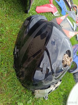 Nádrž Suzuki GSX-R 1000 K7 - 3