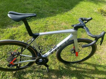 Trek Trek Madone SL 7 Gen 8 Matte Lunar Silver - 3