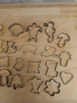 Vykrajovátka na cukroví+formičky - 3