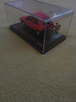 Škoda Favorit 1:43+ nosič kol a kolo - 3