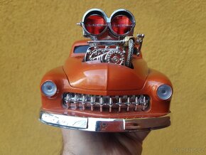 model 1:18 Ford od Muscle Machines - 3