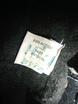 Lední brusle vel 32 -35 action evo - 3