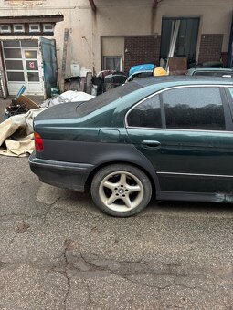 BMW E39 528i - 3