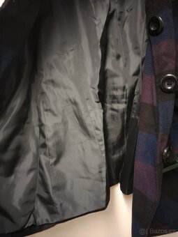 BlackOut zimní kabátek velikost S/M.Kabátek s 20% vlny. - 3